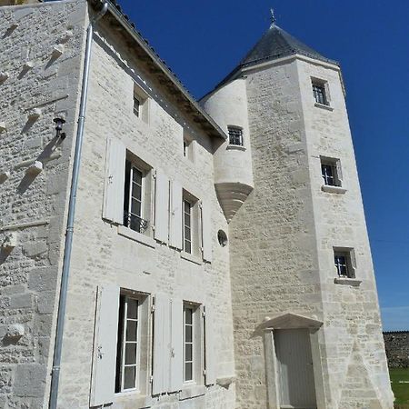 Bed and Breakfast Logis de Pierre Levée Bessines Exterior foto