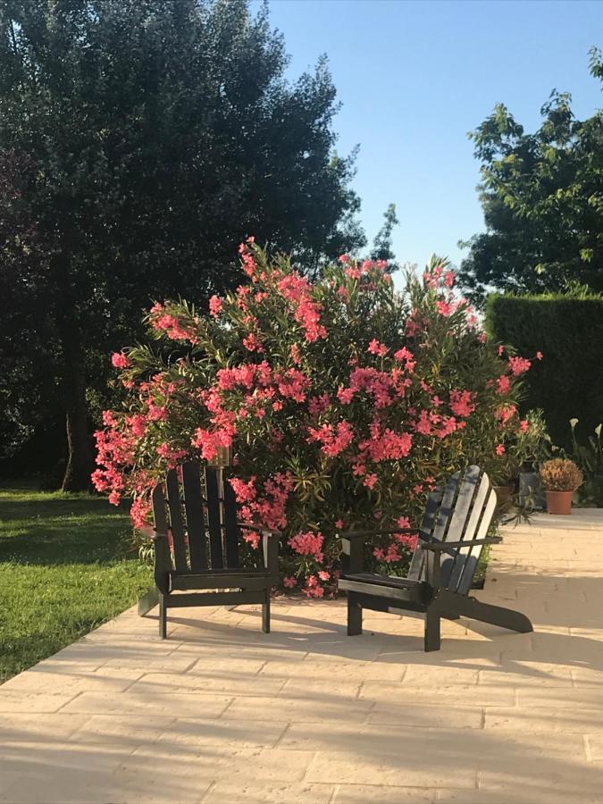 Bed and Breakfast Logis de Pierre Levée Bessines Exterior foto
