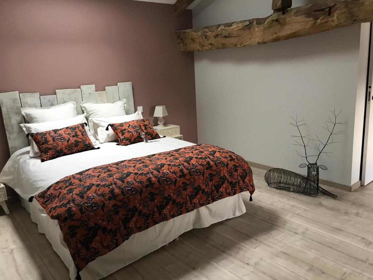 Bed and Breakfast Logis de Pierre Levée Bessines Exterior foto