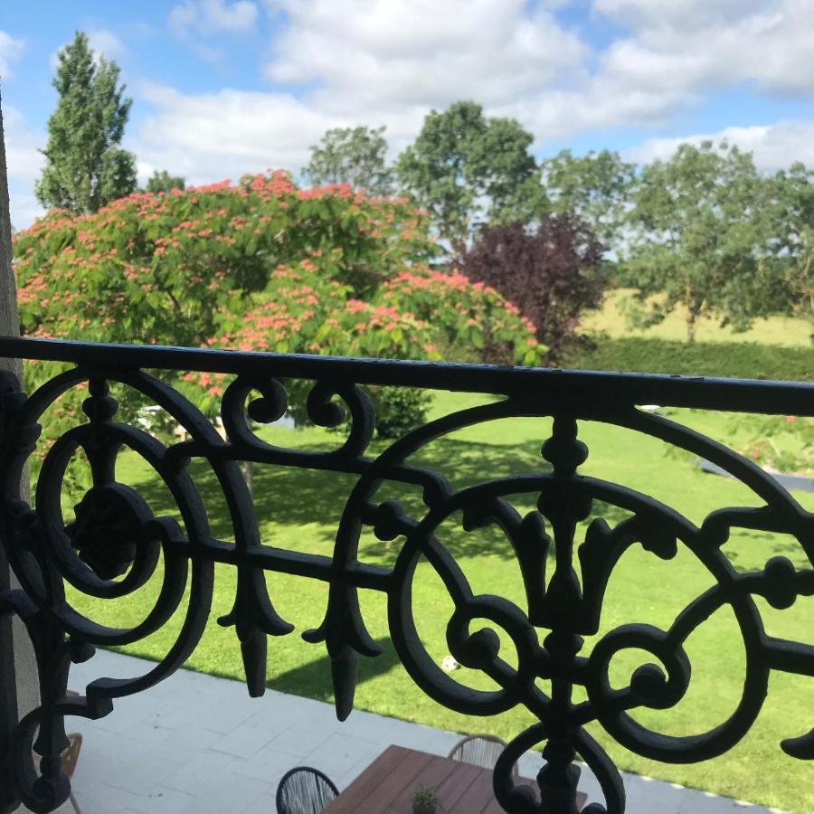 Bed and Breakfast Logis de Pierre Levée Bessines Exterior foto