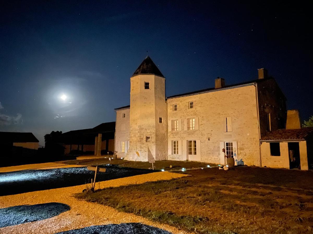 Bed and Breakfast Logis de Pierre Levée Bessines Exterior foto